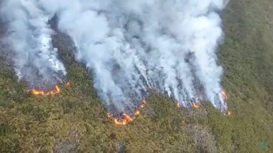 Incêndio de grandes proporções toma conta da Serra da Mantiqueira