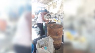 População oferece ajuda a profissionais de reciclagem durante pandemia