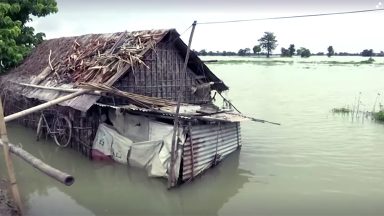 Enchentes na Índia e no Nepal deixam 4 milhões sem casa