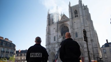 Homem admite ter provocado incêndio na Catedral de Nantes