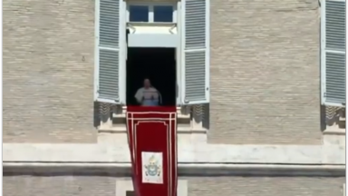 Durante o Angelus, Papa Francisco critica o hábito de fofocar