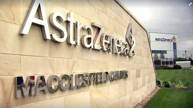 Reino Unido aprova vacina AstraZeneca/Oxford contra covid-19