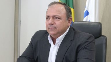 Eduardo Pazuello toma posse como ministro da Saúde
