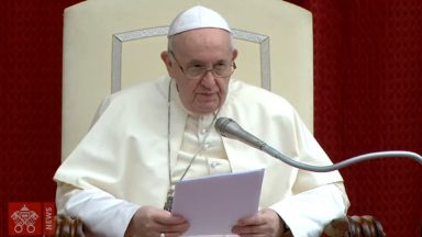 A solidariedade é o caminho para sair melhores da crise, diz Papa