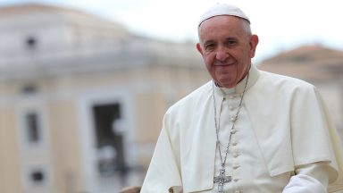 Em peregrinação: Papa abençoa imagem de Nossa Senhora da Medalha Milagrosa