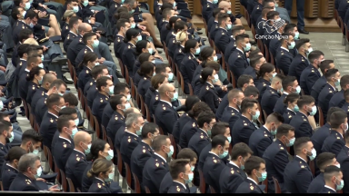 Papa Francisco se encontra com policiais que trabalham no Vaticano