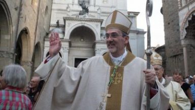 Patriarca Latino de Jerusalém recebe o pálio no Vaticano