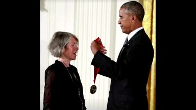 Louise Gluck, poeta norte-americana, vence o Nobel de Literatura