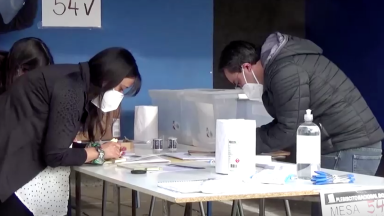 Chilenos aprovam mudança da Constituição com 78% dos votos