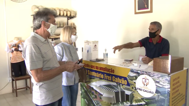 Fiéis iniciam a festa de São Frei Galvão em Guaratinguetá