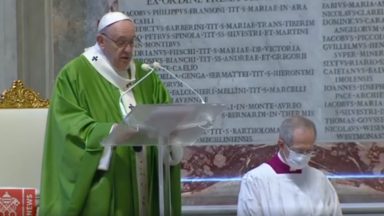 No Angelus, Papa Francisco celebra a Jornada Mundial dos Pobres