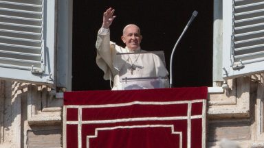 Todos os Santos: Bem-aventuranças, caminho para a santidade, diz Papa