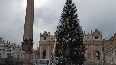 É inaugurada na Praça São Pedro, em Roma, a ornamentação de Natal