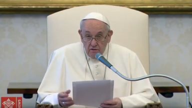 Papa, na catequese, fala da presença de Cristo em cada pessoa