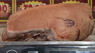 Queda na procura por carne suína faz preço baixar para consumidores