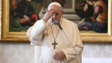 Não devemos ter vergonha de rezar e pedir, afirma Papa na Catequese