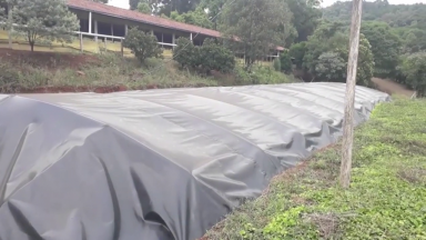 Agricultores catarinenses enfrentam a estiagem construindo cisternas