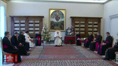 Papa destaca na catequese o dom da vida e a oração de agradecimento