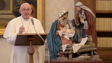 Papa deseja fraterna solidariedade e paz para todos em 2021