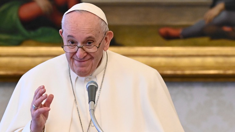 papa francisco angelus biblioteca PA Sipa USA via Reuters Santos e beatos: Papa Francisco aprova novos decretos