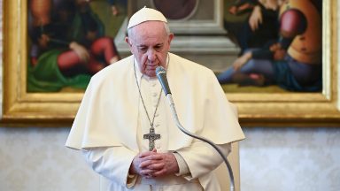 Papa reza por vítimas de ataques no Níger e inundações na Austrália