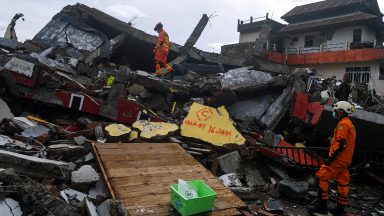 Bispos italianos doam 500 mil euros às vítimas de terremoto na Indonésia