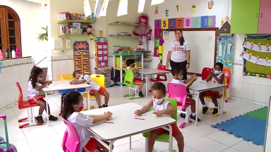 Pais de estudantes podem optar entre aulas presenciais ou on-line