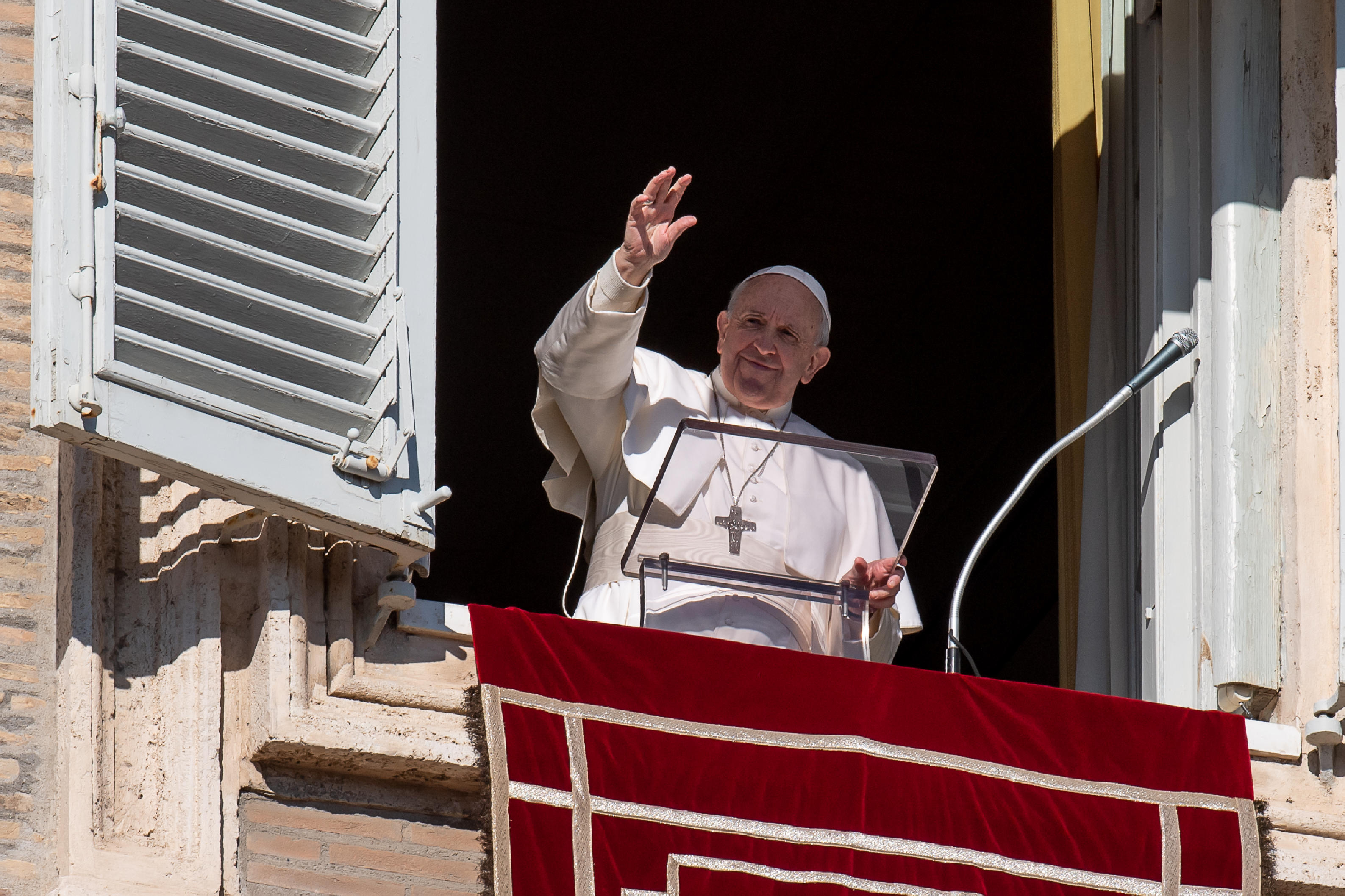 Cuidar dos que sofrem é missão da Igreja, diz Papa