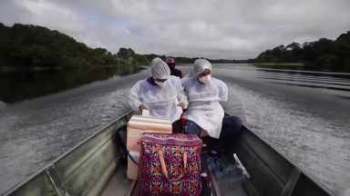 Vacina contra a covid-19 chega de barco nas áreas rurais do Amazonas