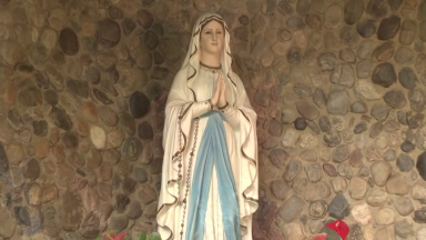 Fiéis celebram a devoção a Nossa Senhora de Lourdes