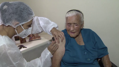 Mais de 4 milhões de idosos já se vacinaram contra a covid-19
