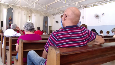 Fiéis de Aracaju participam de retiro espiritual para a Quaresma