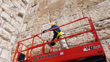 Muro das lamentações em Jerusalém tem manutenção contínua