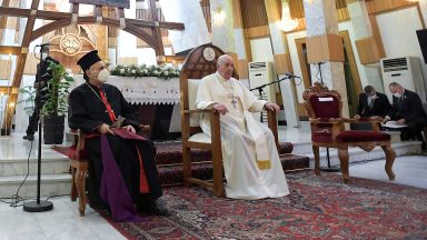 No Iraque, Papa pede união fraterna em mundo dilacerado pelas divisões