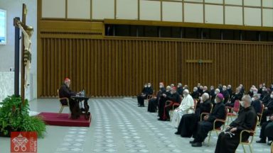 Pregação do Cardeal Catalamessa enfatiza a fé na divindade de Cristo