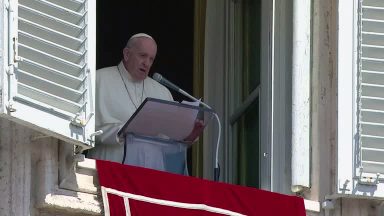 Papa Francisco lamenta a morte de 130 migrantes no Mediterrâneo