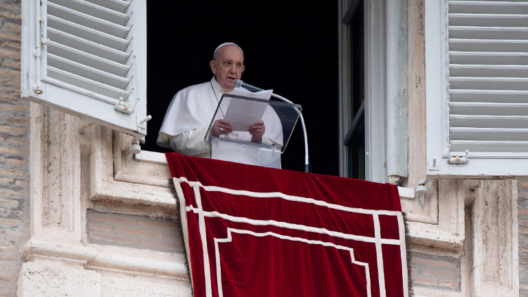 Papa Francisco garante que está melhor mas que ainda se cansa ao