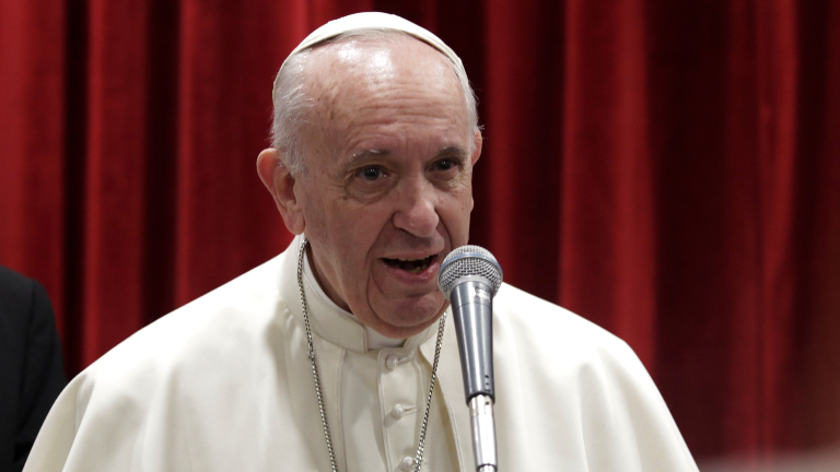 Papa Francisco usa vestes litúrgicas realizadas na Amazônia