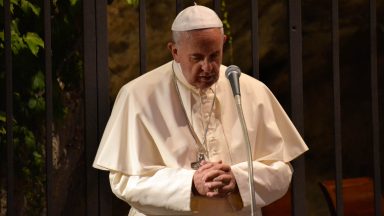 Papa Francisco se diz profundamente triste com enchentes na Alemanha