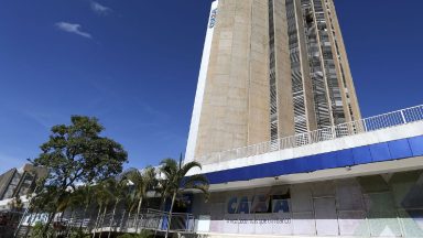 Caixa Econômica Federal paga auxílio emergencial a nascidos em julho