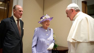 Papa emite nota de pesar pela morte do Príncipe Felipe