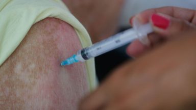 Campanha de vacinação contra a gripe começa nesta segunda-feira