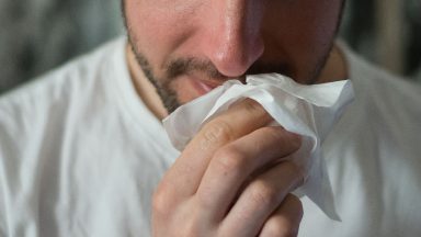 Com clima mais frio, médicos alertam sobre sintomas da gripe