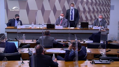 CPI da Covid-19 aprova a convocação de nove governadores