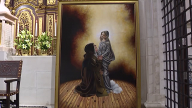 Em Portugal, tela das visitas de Nossa Senhora à irmã Lúcia é abençoada