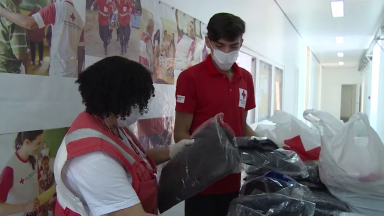 Campanhas recebem agasalhos e cobertores para doação