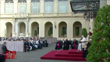 Durante a catequese, Papa Francisco destaca a oração perseverante