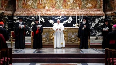 Que o Líbano volte a irradiar a luz da paz, pede Papa