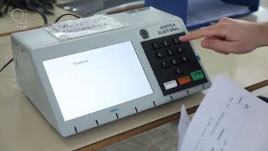 Reportagem explica o que mudaria com o voto impresso