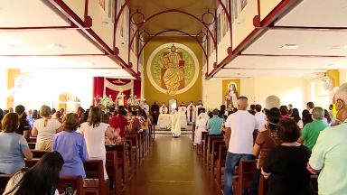 Em Aracaju, fiéis celebram a festa de Nossa Senhora do Carmo